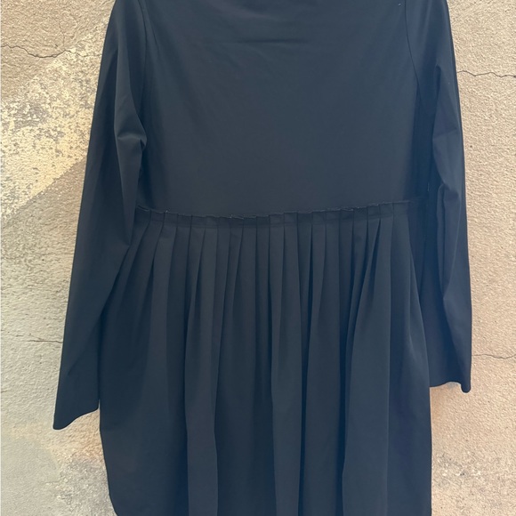 Jason black tunic top. Asymmetrical with pleats in back. Size small. - Picture 3 of 3